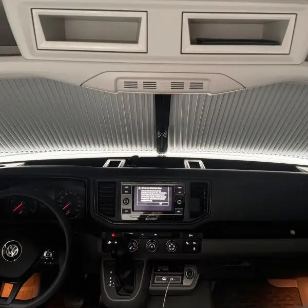 Azonnali szállítás Remis REMIfront redőny MAN TGE / VW Crafterhez, tároló nélkül